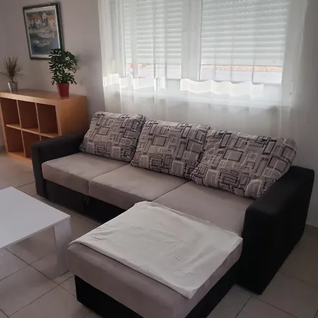 Elena With Free Parking And Terrace Apartment