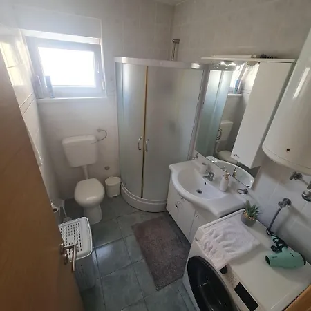 Elena With Free Parking And Terrace * Задар