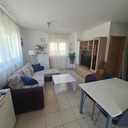 Elena With Free Parking And Terrace Apartment