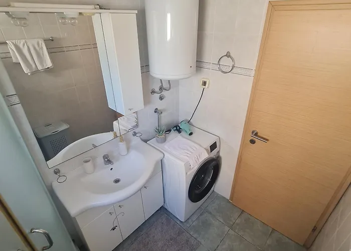 Elena With Free Parking And Terrace Lägenhet Zadar